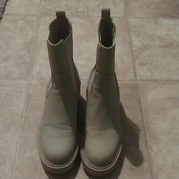 Zara Heeled Rubberized Ankle Boots Size 40 - Picture 2 of 8